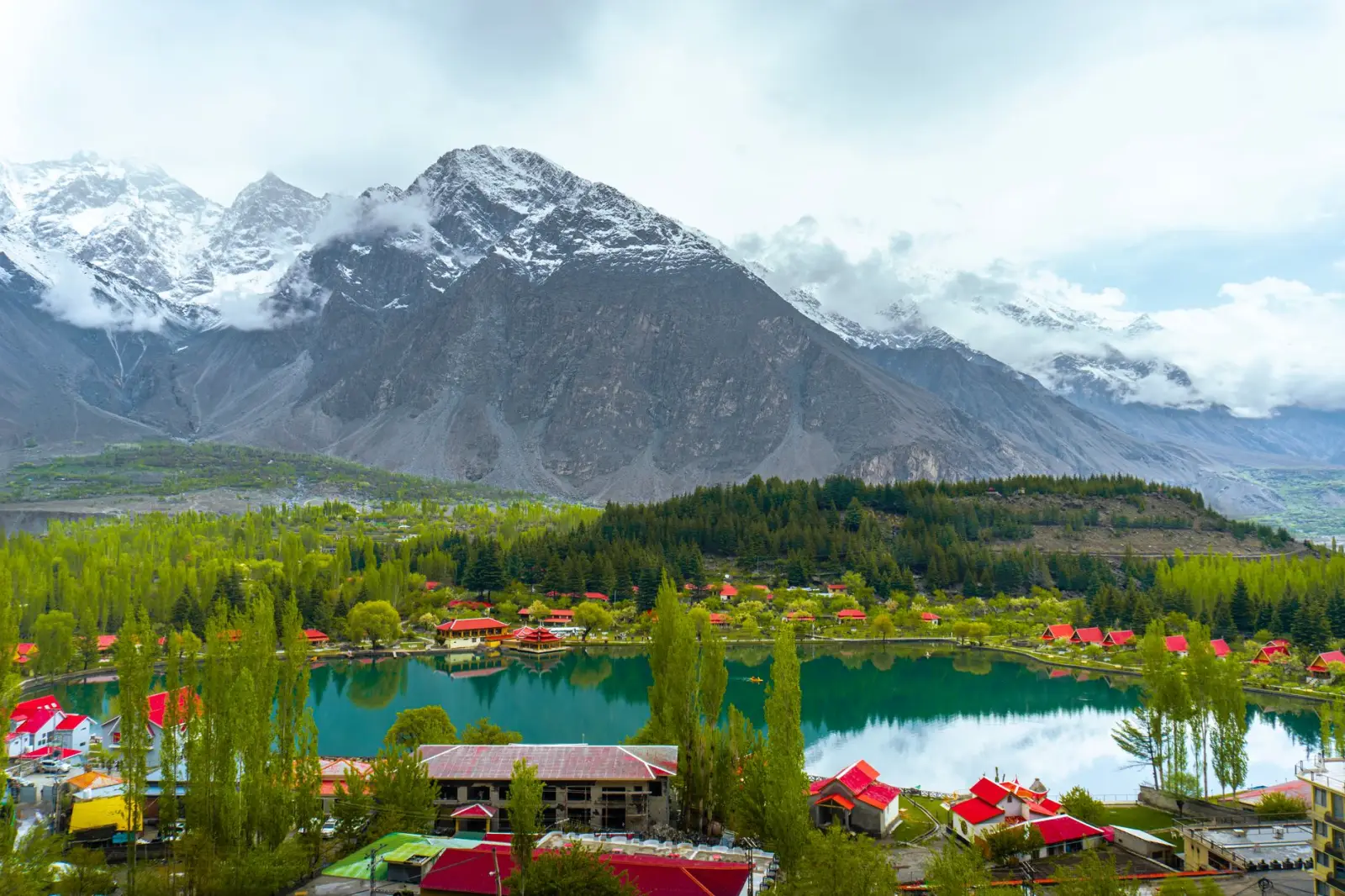 Cloud infrastructure and containerization concepts illustrating best IT skills for Pakistani expats working abroad, featuring AWS, Kubernetes, and Terraform technologies