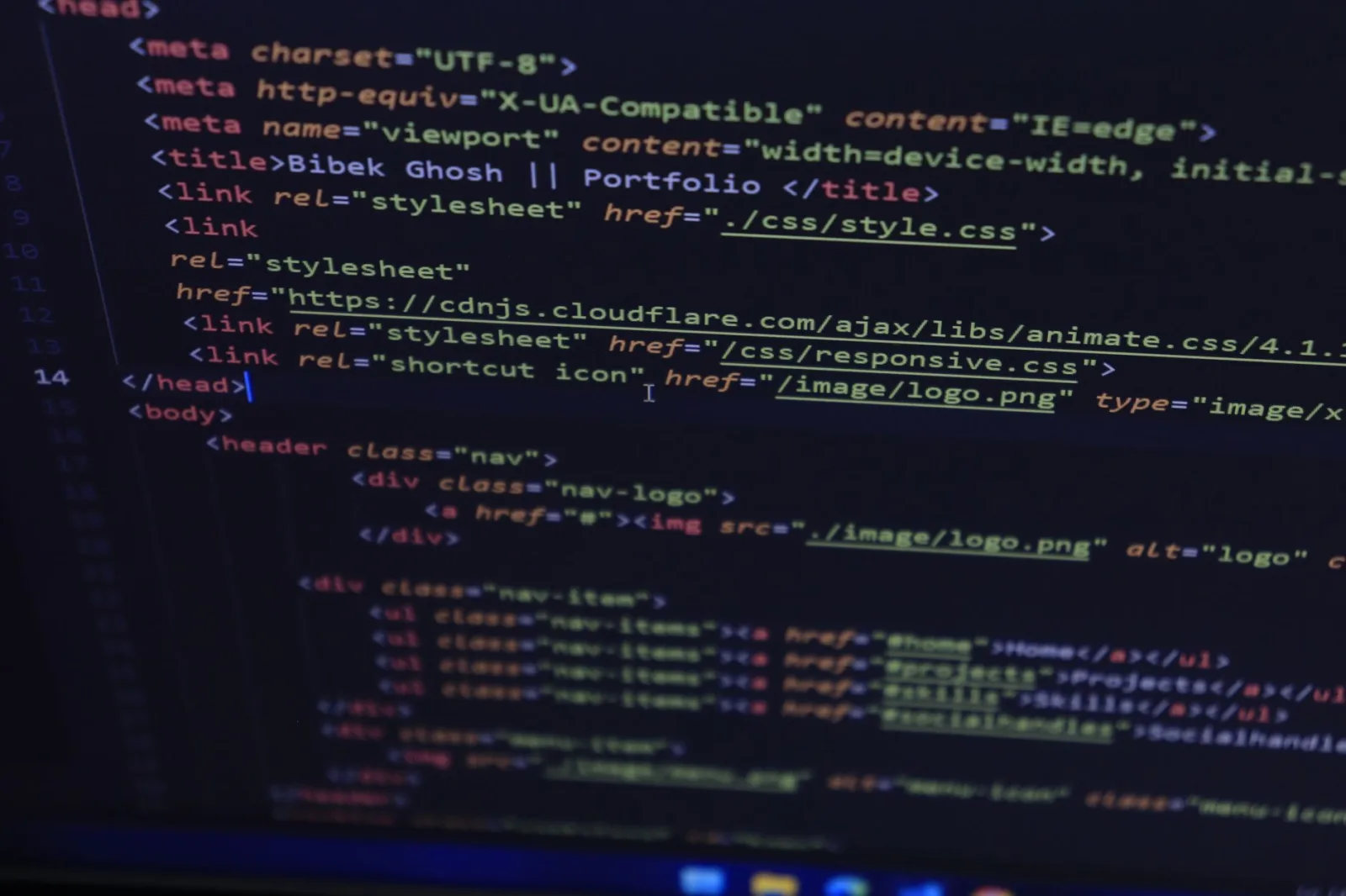Growth and conversion visualization for web development for Dutch ecommerce businesses showing metrics and interconnected digital elements
